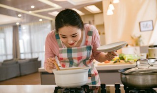 芹菜炒五香豆片怎么做好吃 芹菜炒五香豆片怎么做好吃窍门