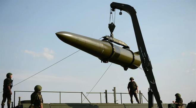 普京俄将在白俄罗斯部署战术核武，美西方震惊！