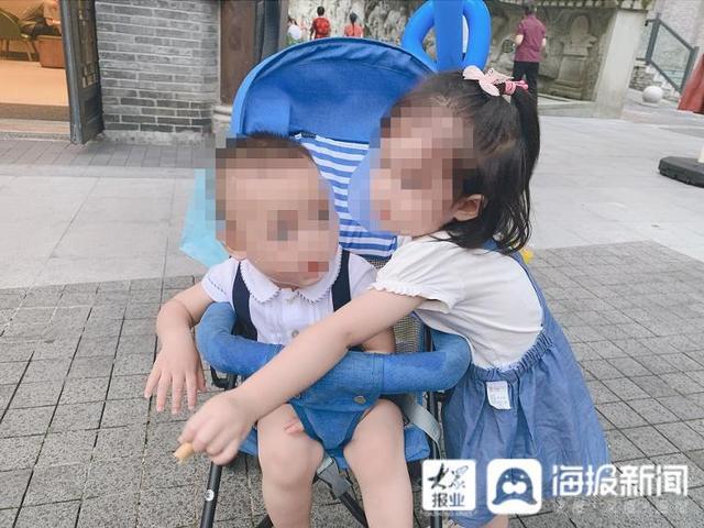 海报直击丨重庆姐弟坠亡案：失去儿女886天的母亲与持续到深夜的二审