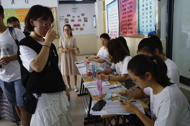 2007年武汉女大学生失踪，父母卖房寻找，12年后出现在母校废弃房