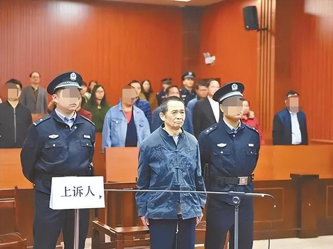 回顾退休法官被67岁老人蹲点砍死！老人：我等22年，终于报仇了！